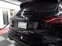2016-Porsche-Cayenne-Turbo-S-19
